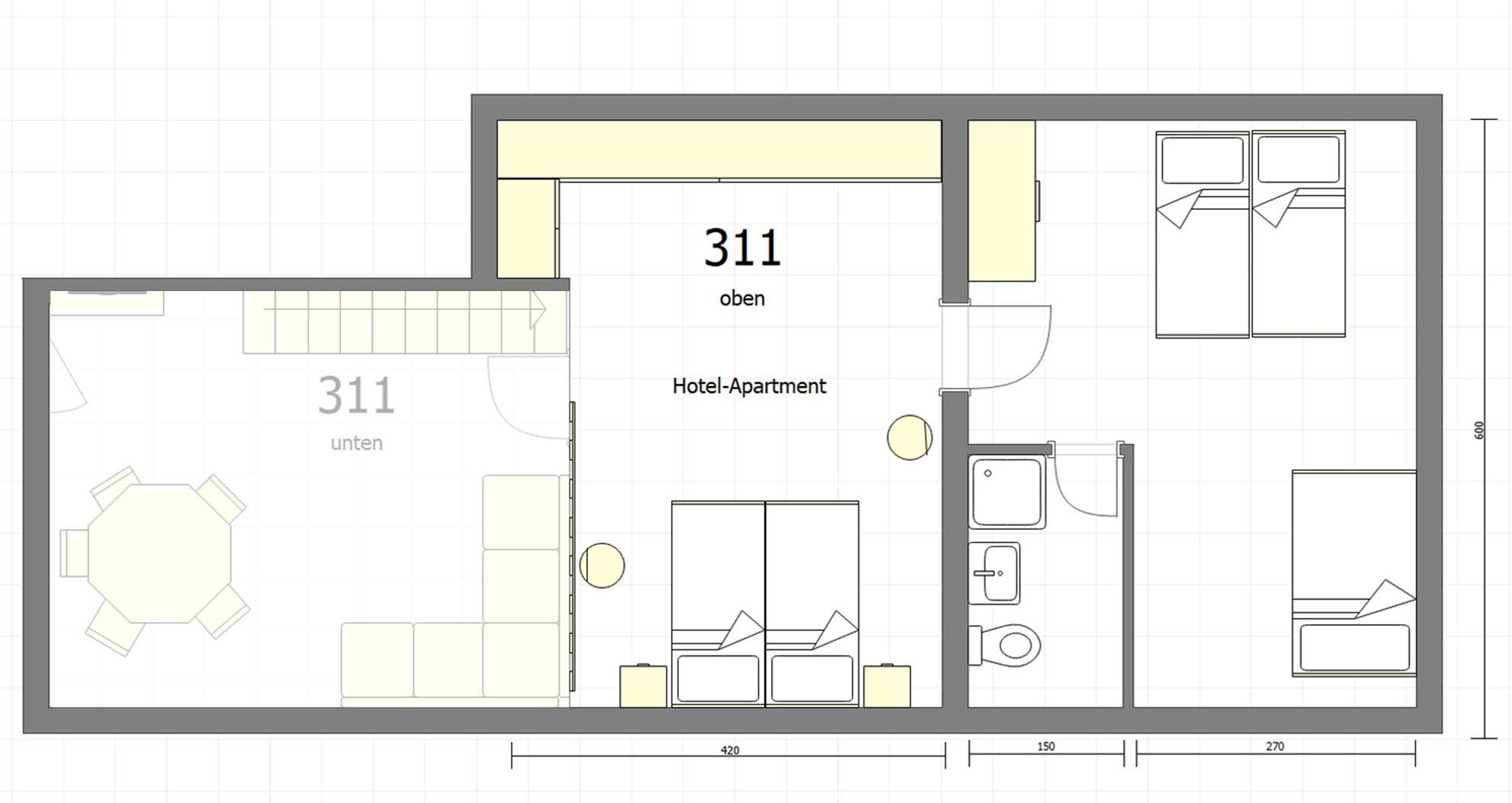 Distribución de un apartamento hotelero con comedor, kitchenette, baño y una pequeña sala de estar.