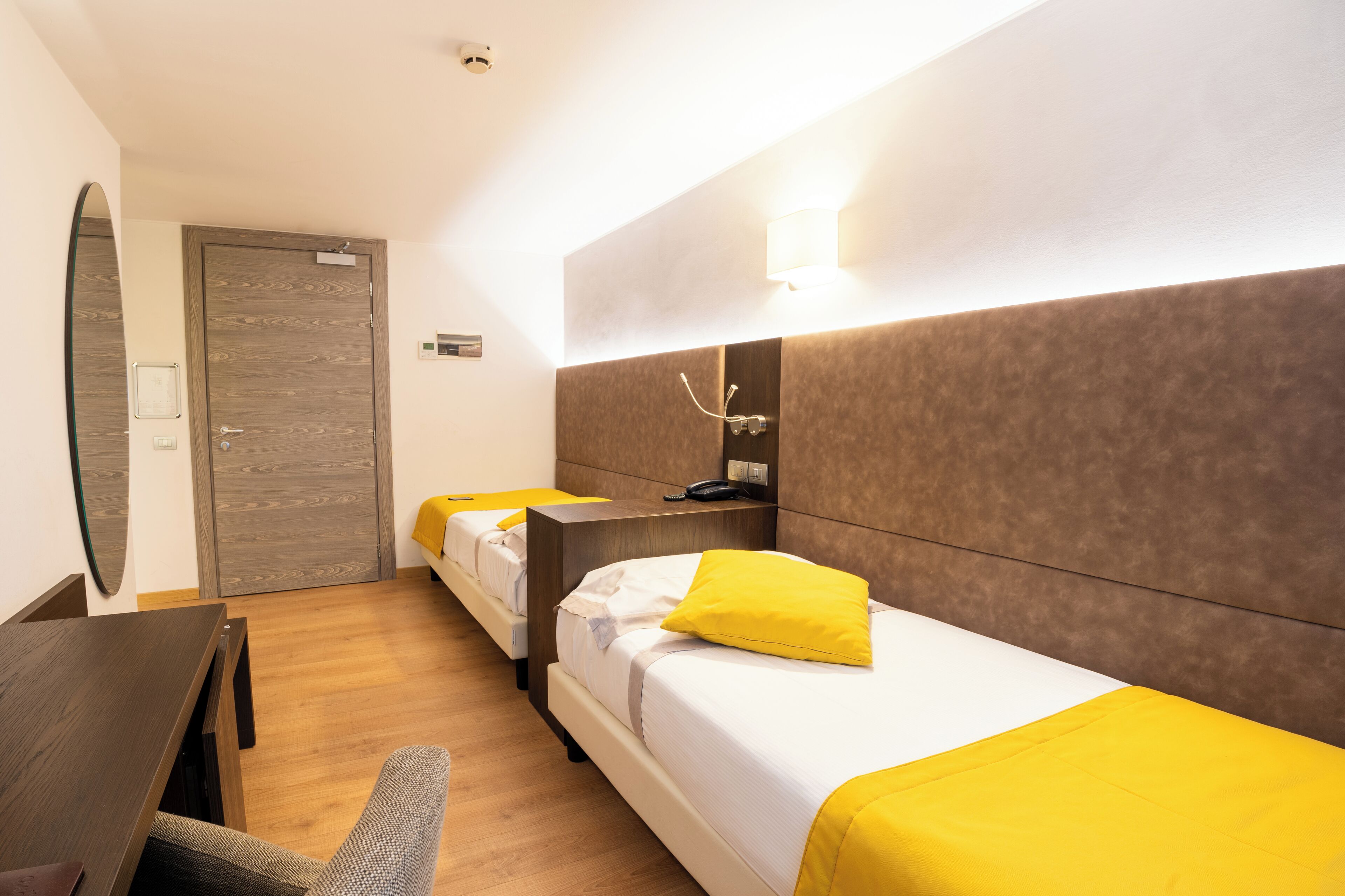 standard twin room | down duvets, minibar, in-room safe, desk