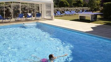 Seasonal outdoor pool, sun loungers