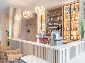 Bar (on property) - ibis Styles Chinon (Chinon)