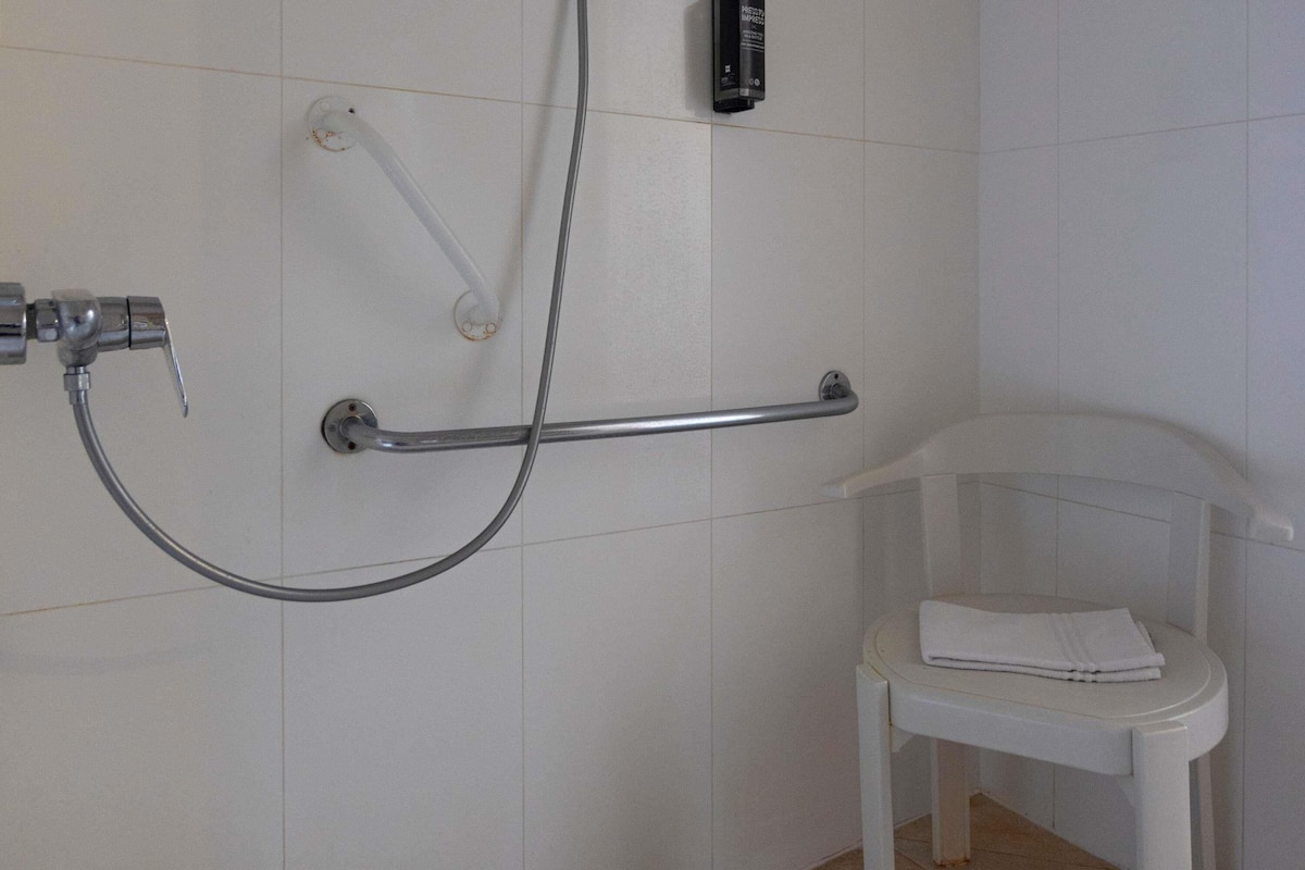 Room, 1 Double Bed, Accessible | Desk, blackout drapes, soundproofing, free cribs/infant beds