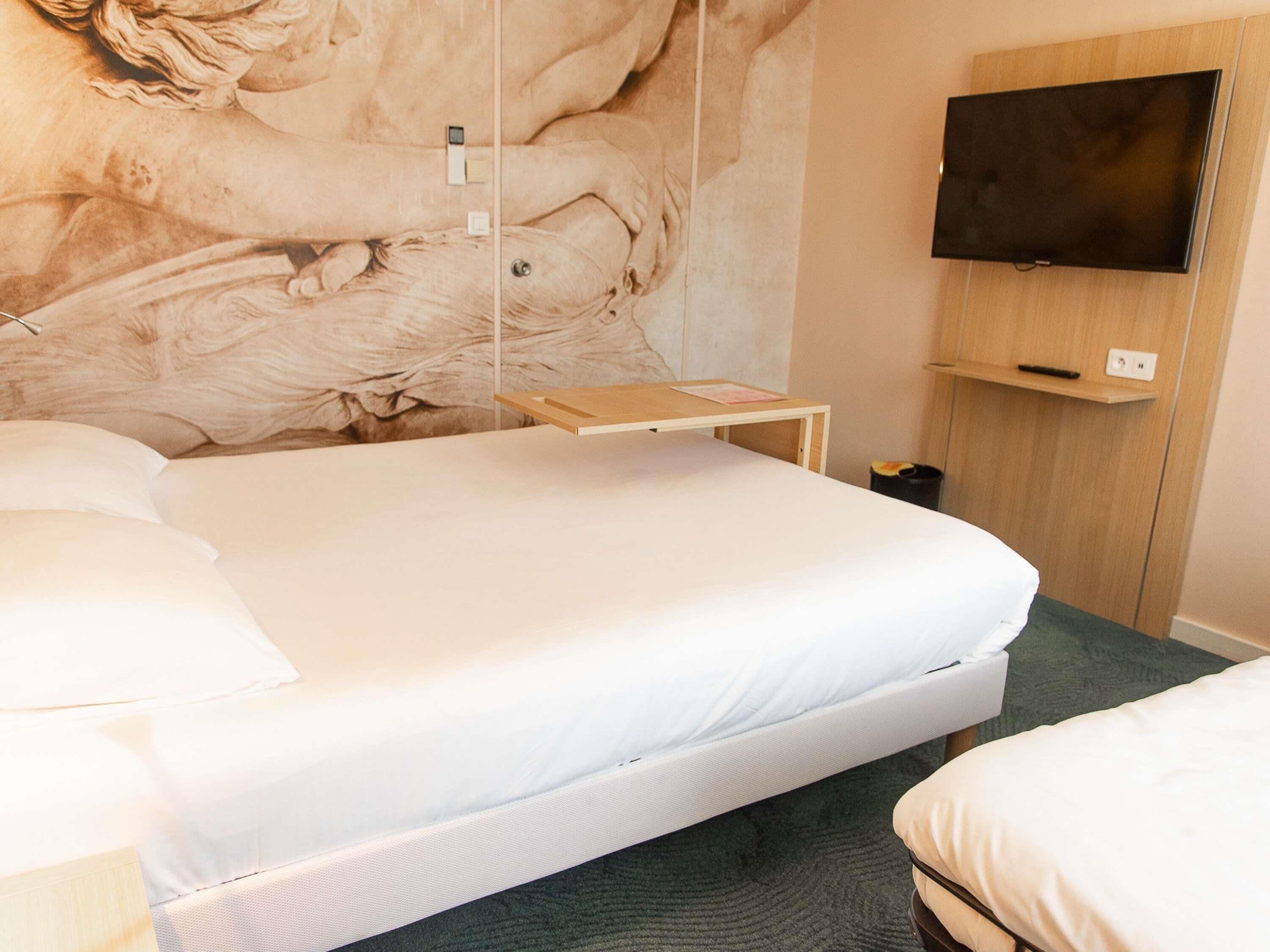 Triple Room, 1 Double Bed with Sofa bed (Fortress View)