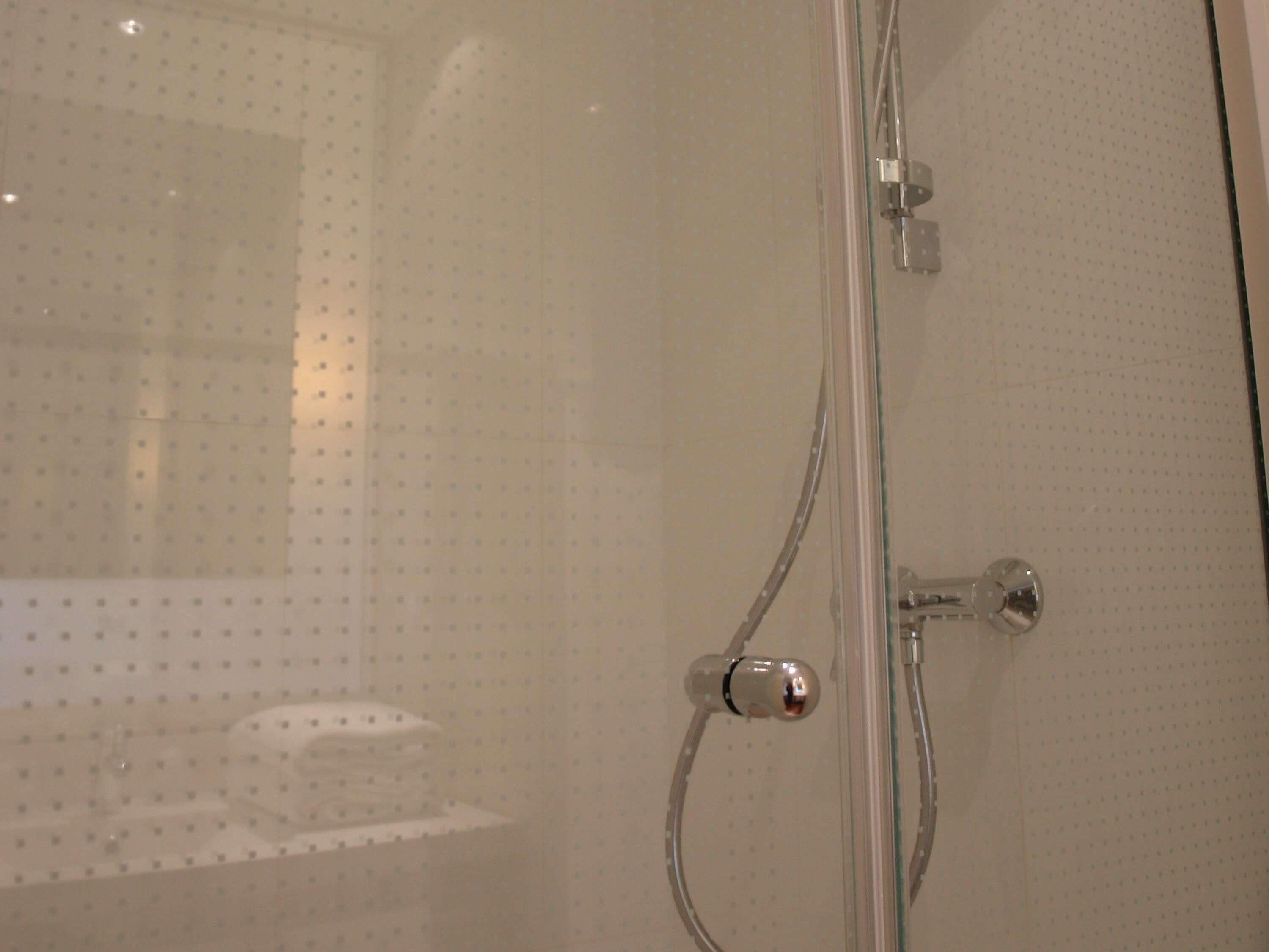 Desk, blackout curtains, soundproofing, free cots/infant beds