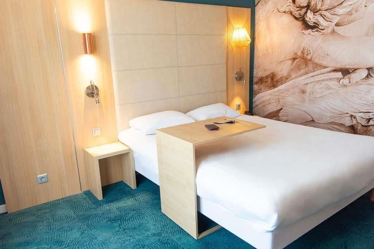 Room, 1 Double Bed, Accessible | Desk, blackout drapes, soundproofing, free cribs/infant beds