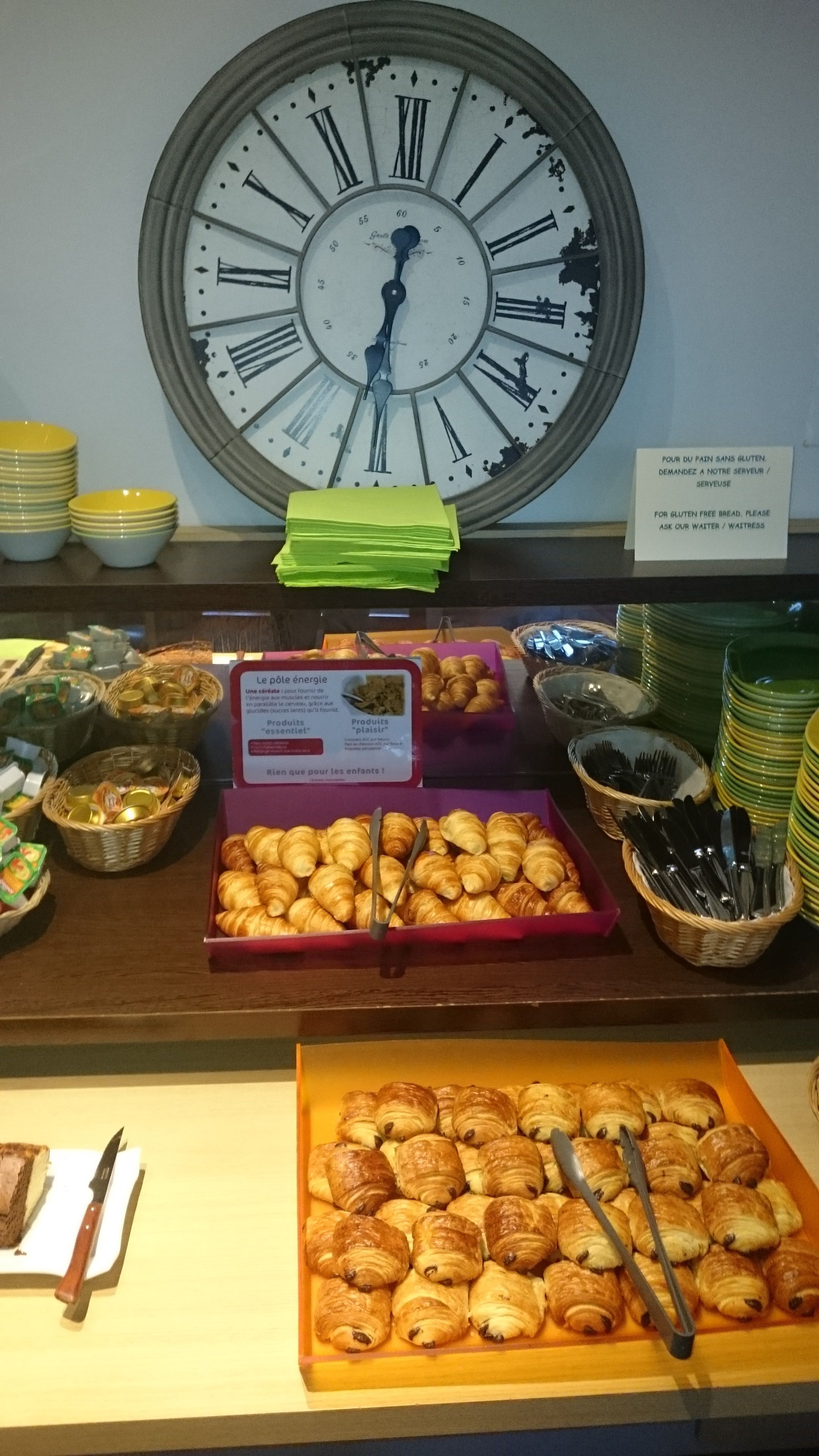 daily buffet breakfast (eur 12 per person)