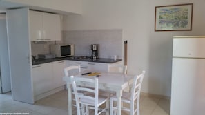 Maisonnette 6 Personne | Eigene Küche | Mikrowelle, Herdplatte, Kochgeschirr/Geschirr/Besteck