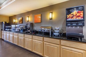 Free daily buffet breakfast - Comfort Inn Evansville - Casper (Evansville)