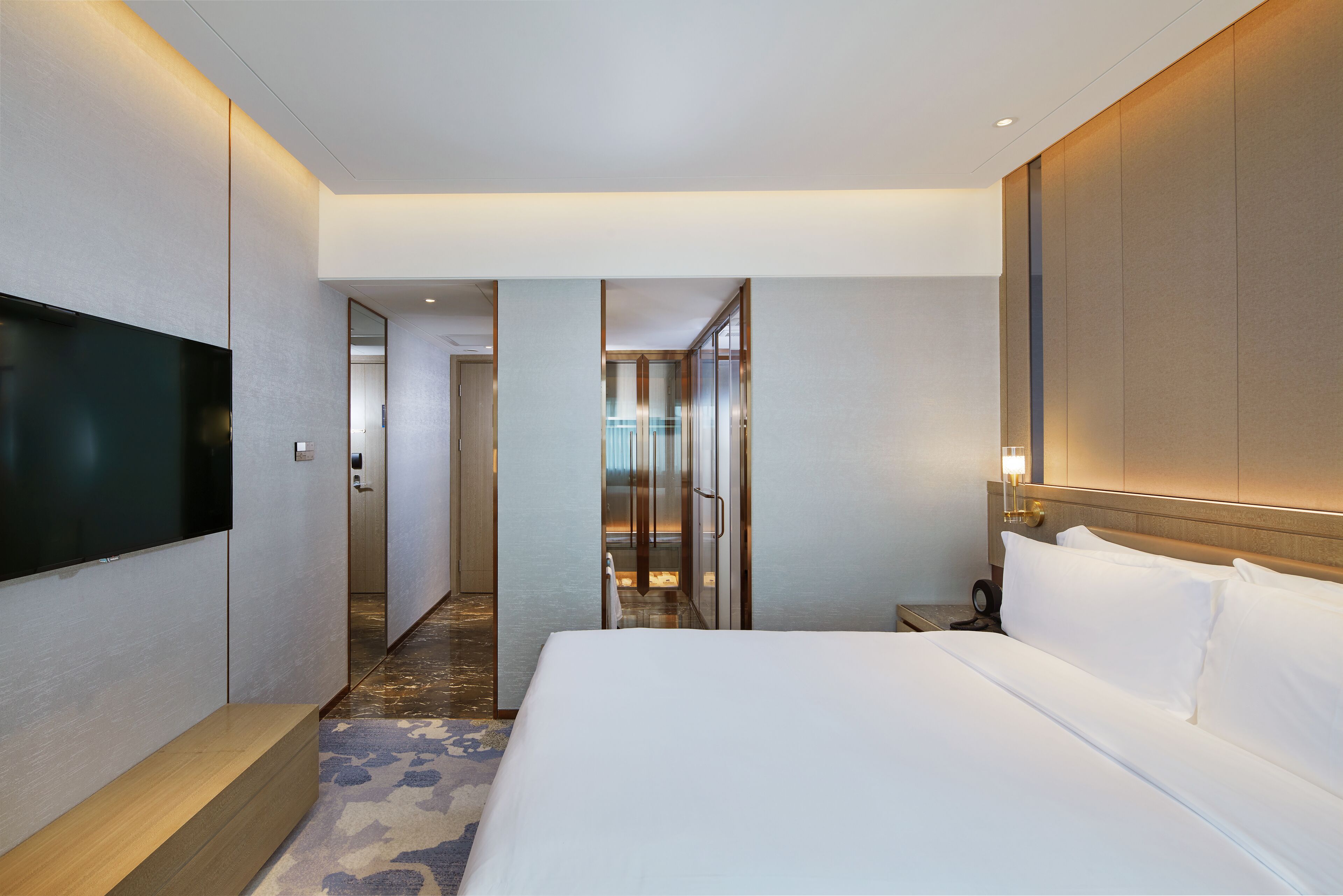 business room | minibar, in-room safe, desk, blackout curtains