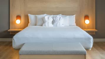 Executive Suite, 1 King Bed with Sofa bed | Premium bedding, down comforters, pillowtop beds, minibar