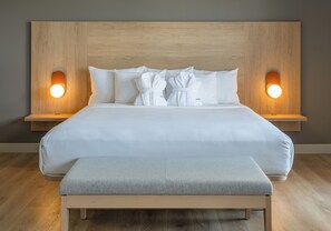 Executive Suite, 1 King Bed with Sofa bed - Norwood Hotel (Winnipeg)