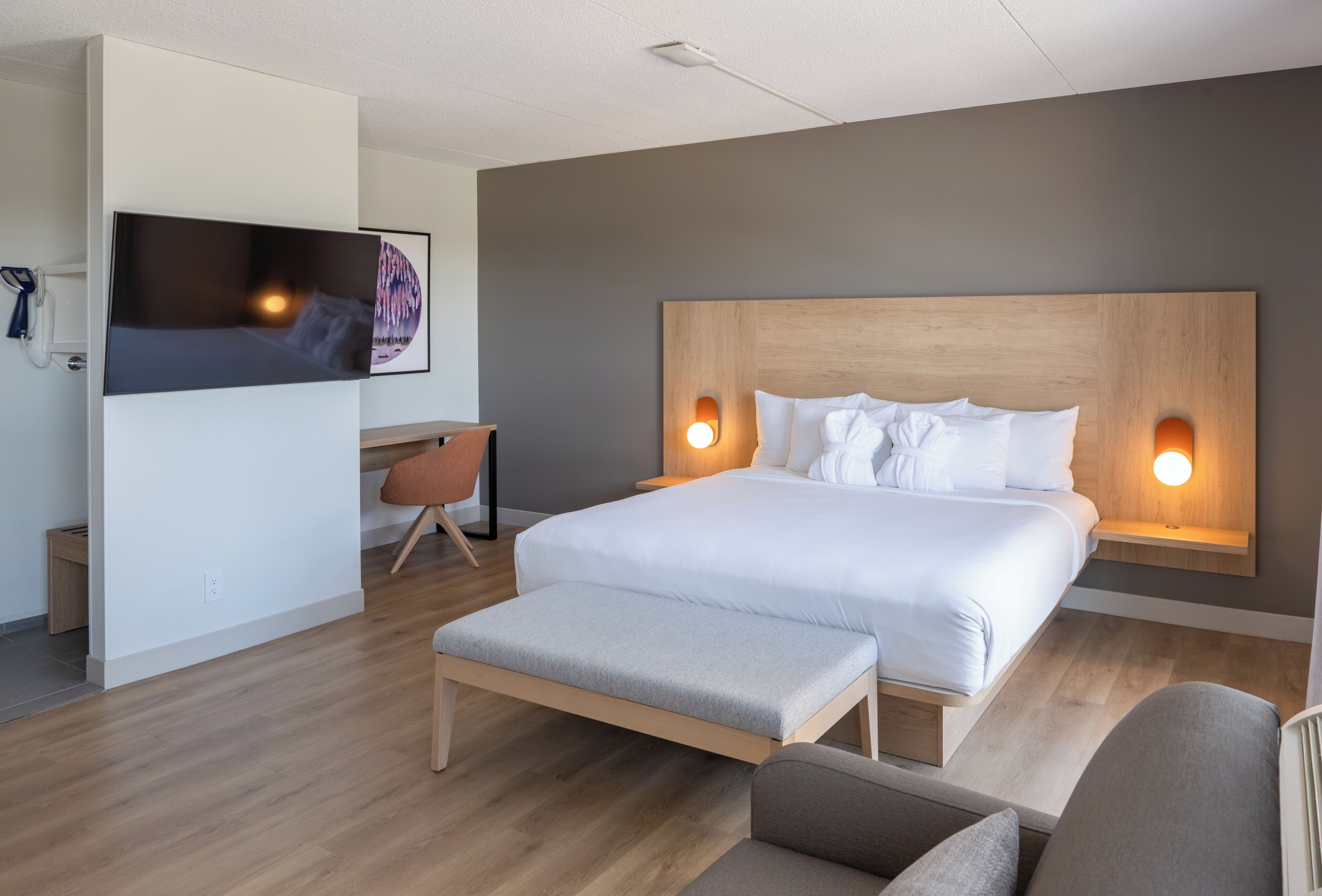 Executive Suite, 1 King Bed with Sofa bed | Premium bedding, down duvets, pillow-top beds, minibar