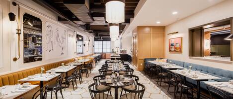 Daily full breakfast for a fee