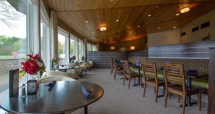 Comfort Suites at Par 4 Resort