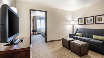 Suite, 1 King Bed with Sofa bed, Non Smoking