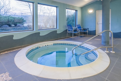 Holiday Inn Express & Suites Cooperstown by IHG