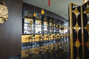 9 restoran, sarapan, makan tengah hari dihidangkan; masakan fusion