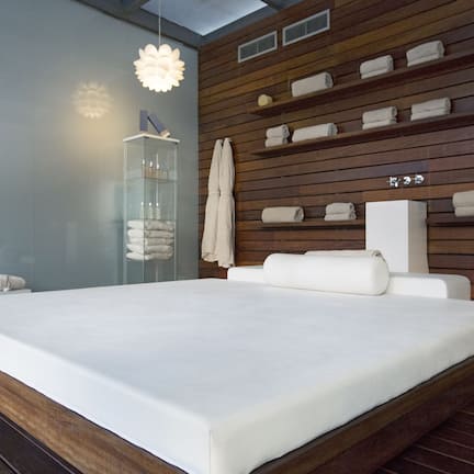 Couples treatment rooms, sauna, steam room, body treatments