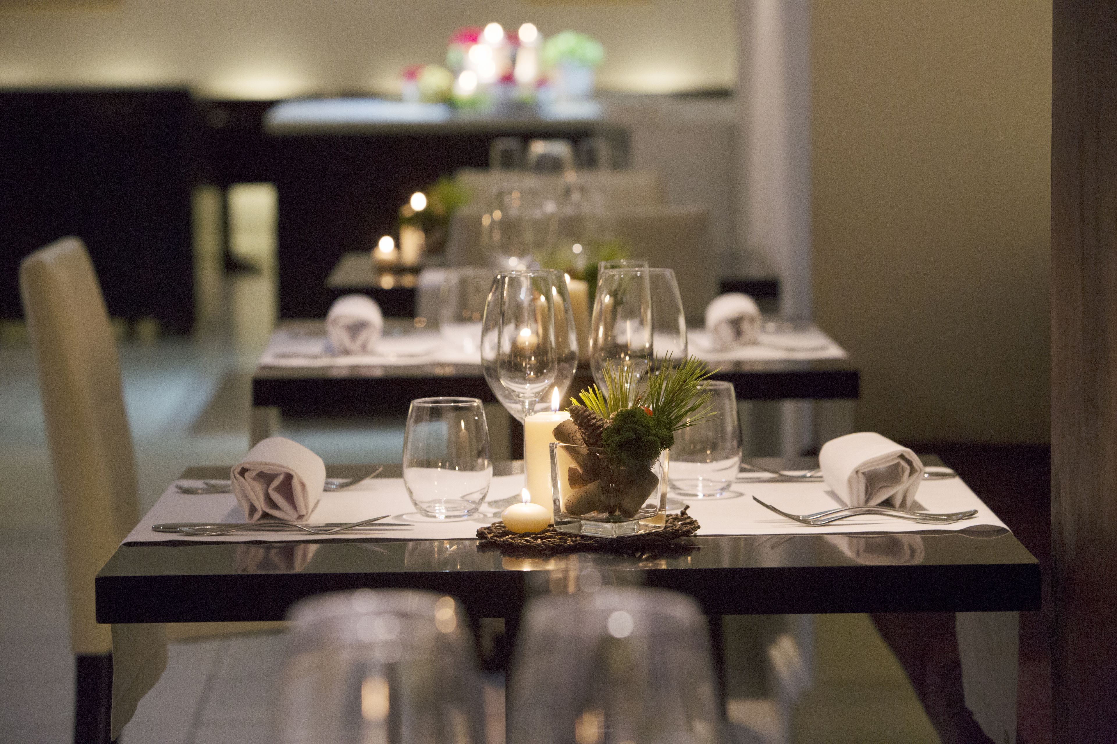 breakfast, lunch and dinner served