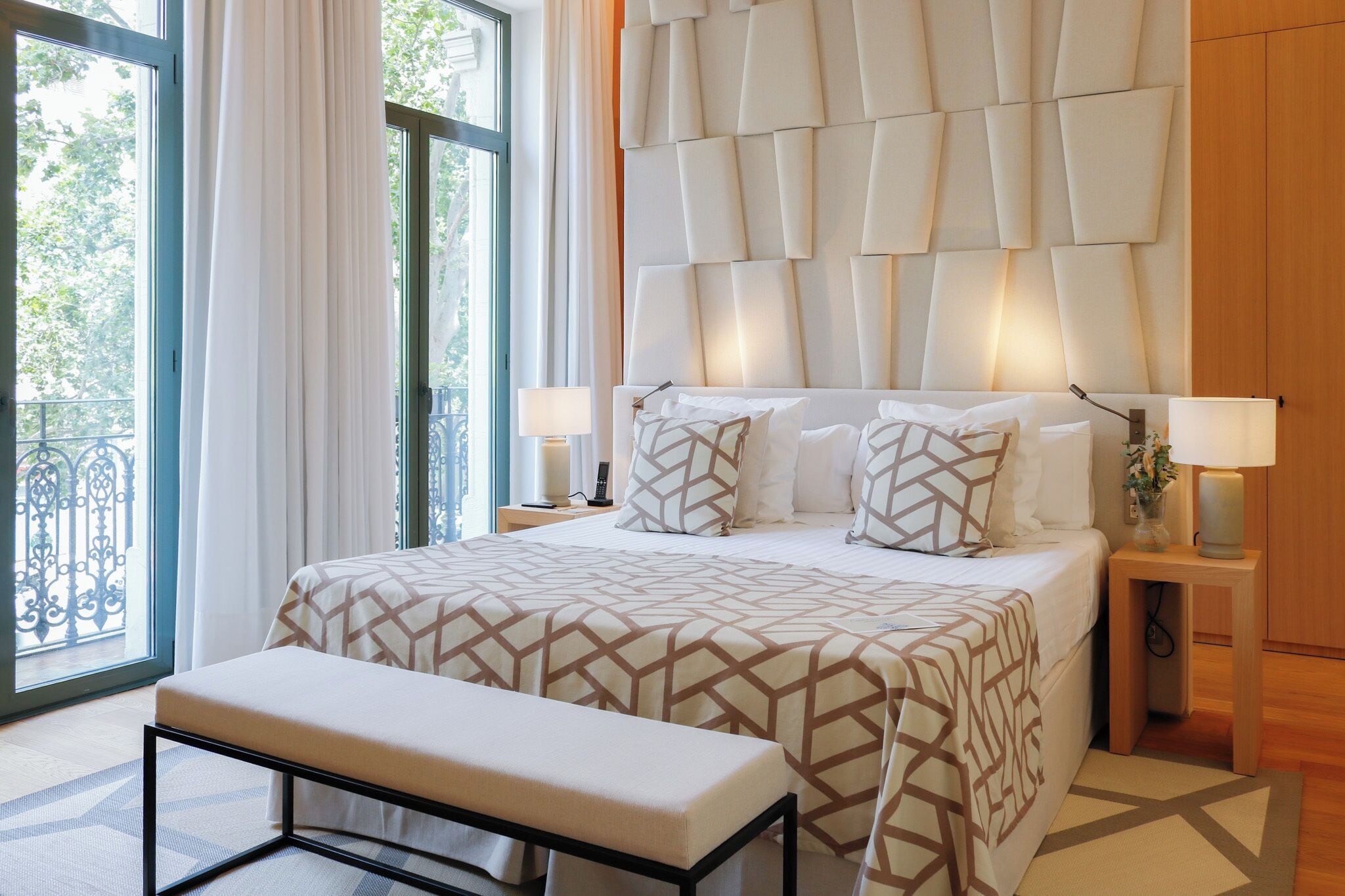 presidential suite | premium bedding, minibar, in-room safe, desk