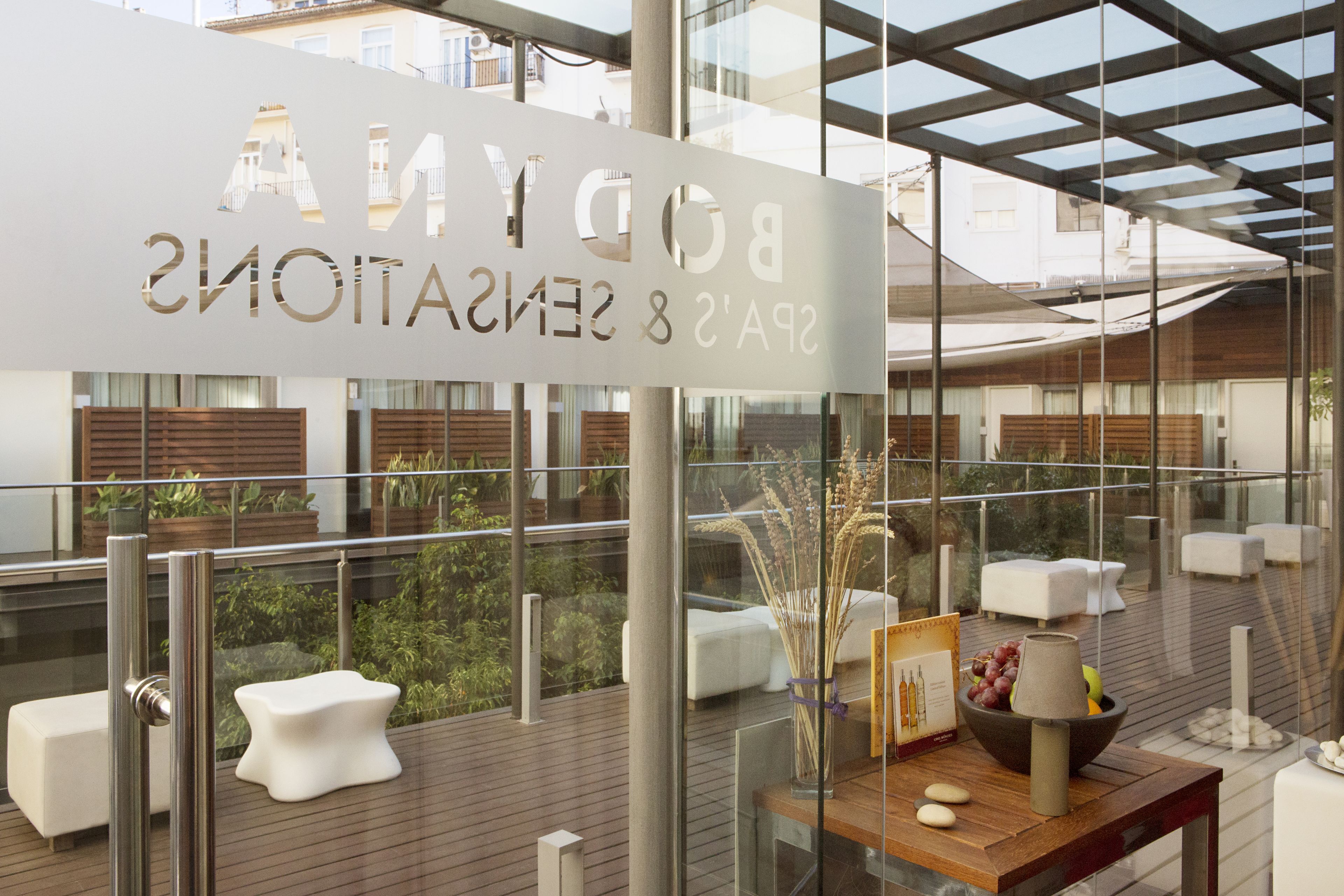 couples treatment room(s), sauna, steam room, body treatments