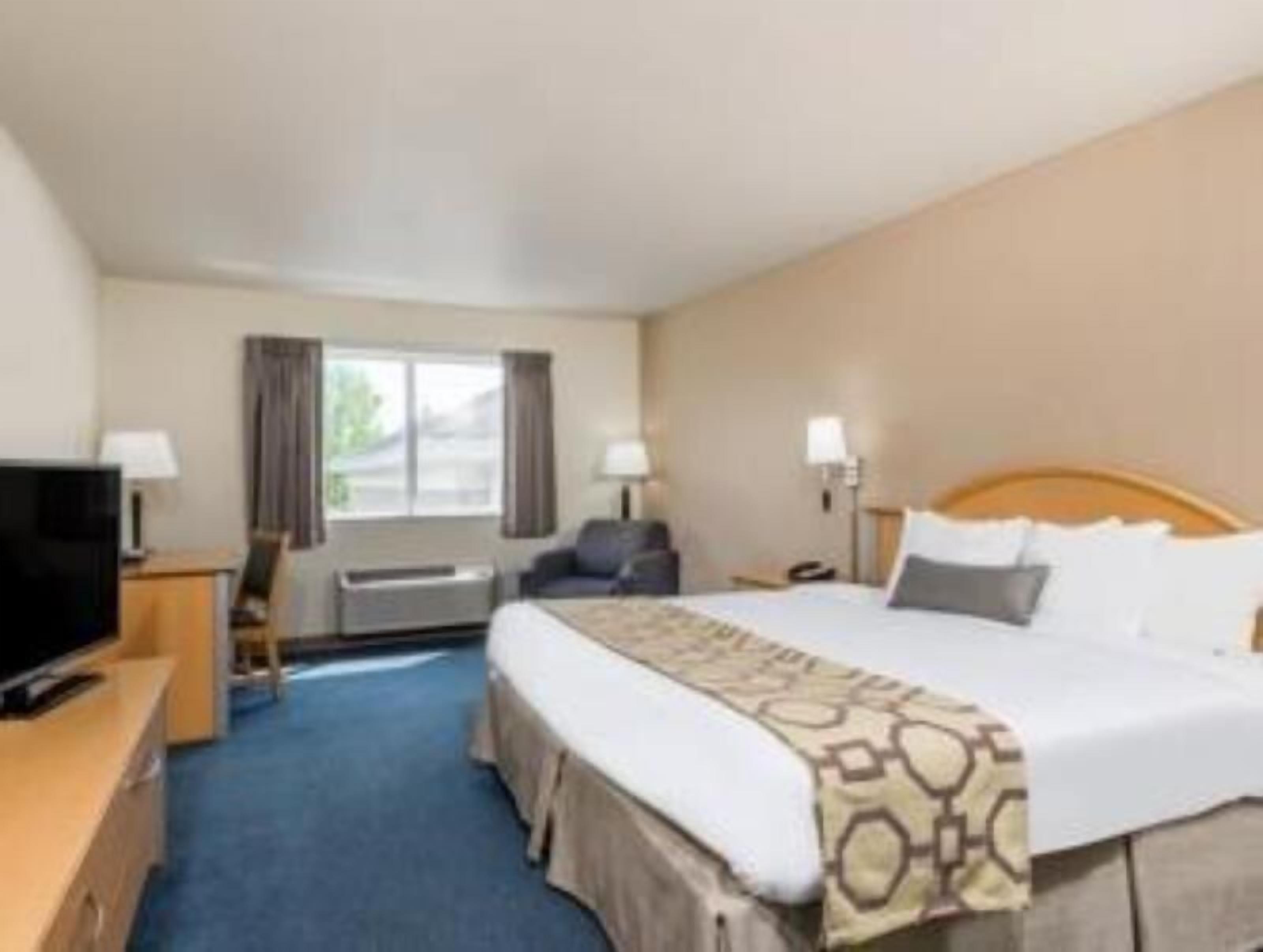 In-room safe, desk, laptop workspace, blackout drapes