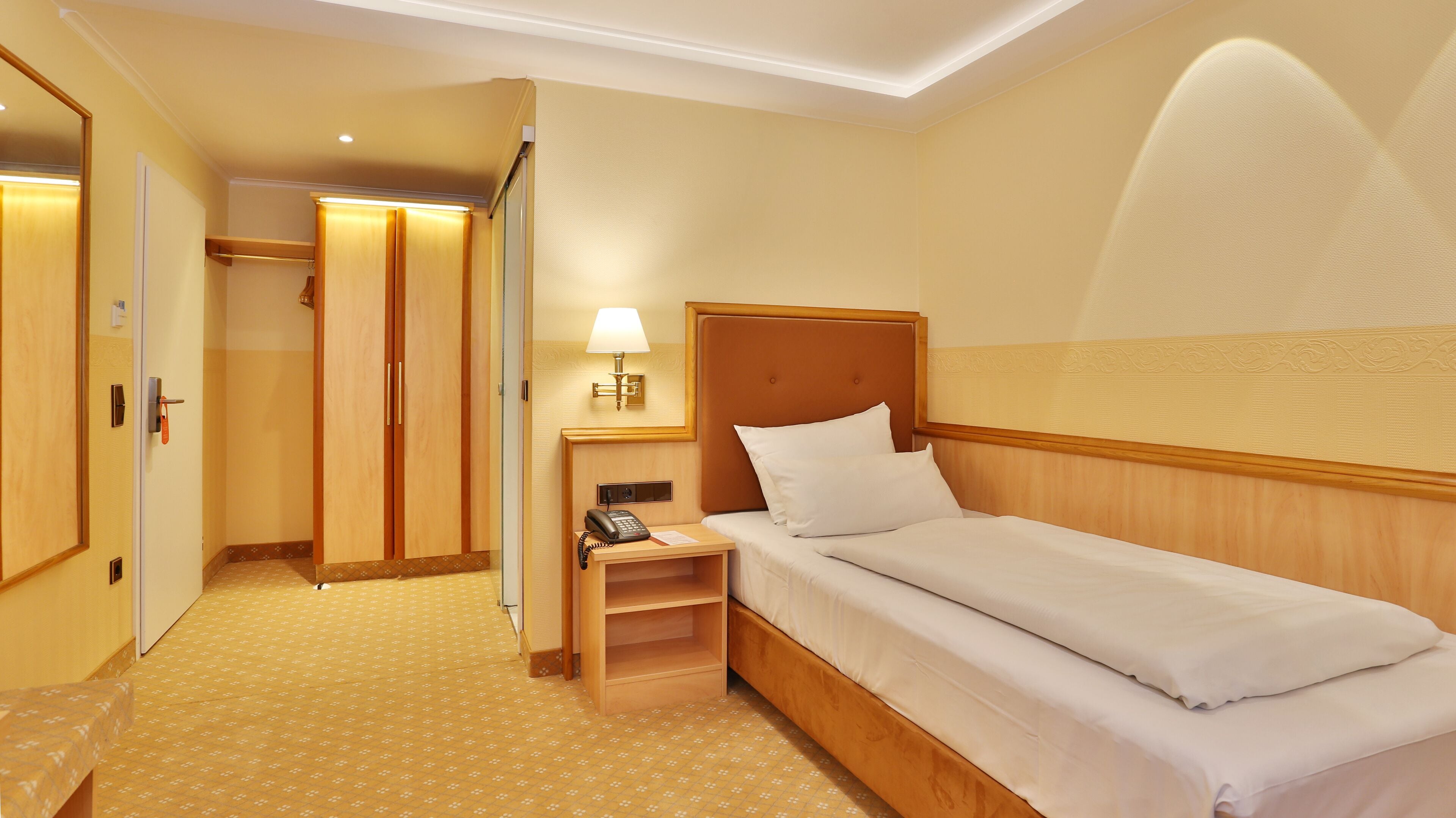 standard single room, 1 single bed | 1 bedroom, in-room safe, desk, soundproofing