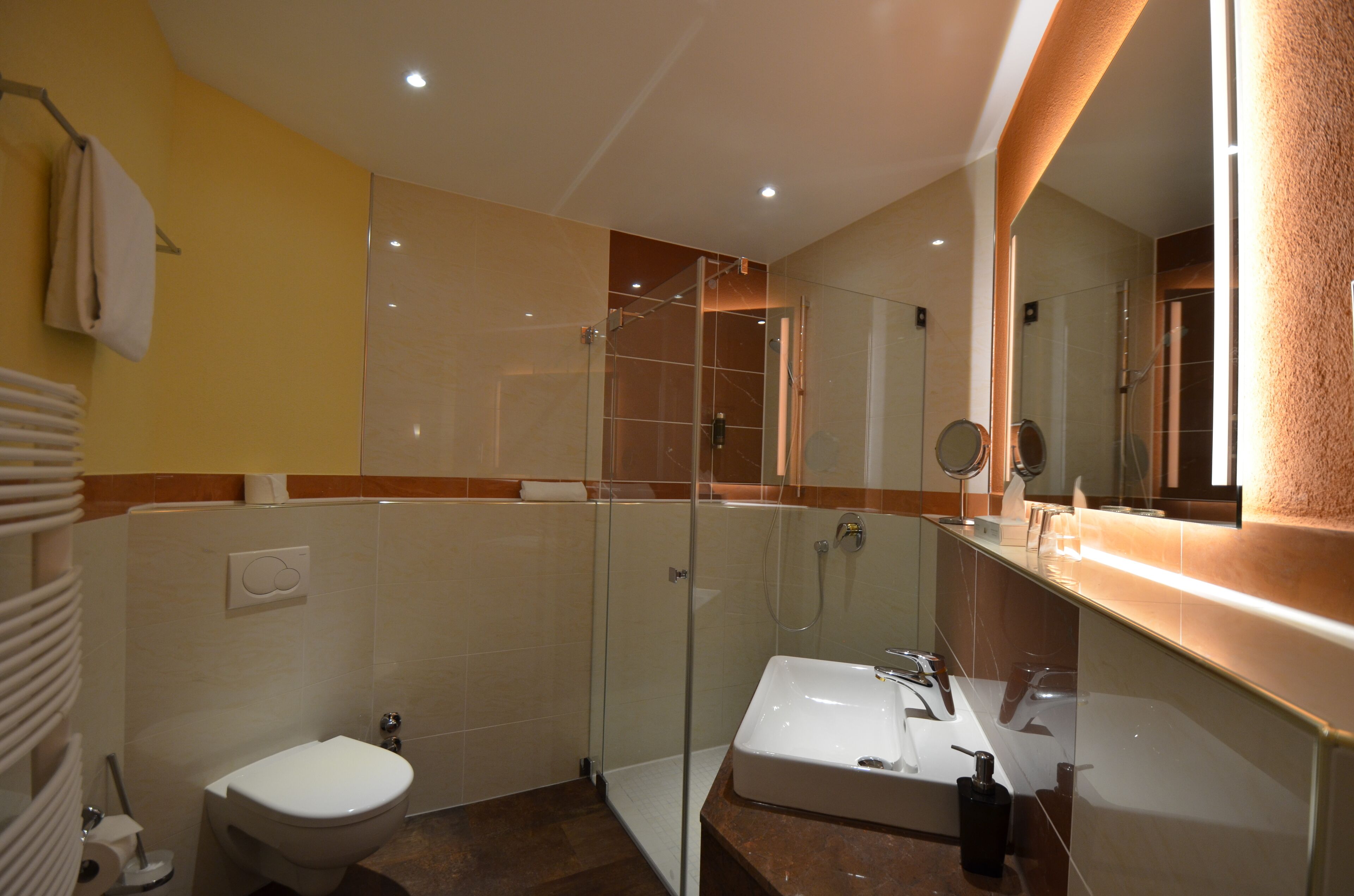 junior room, 1 bedroom | bathroom | towels