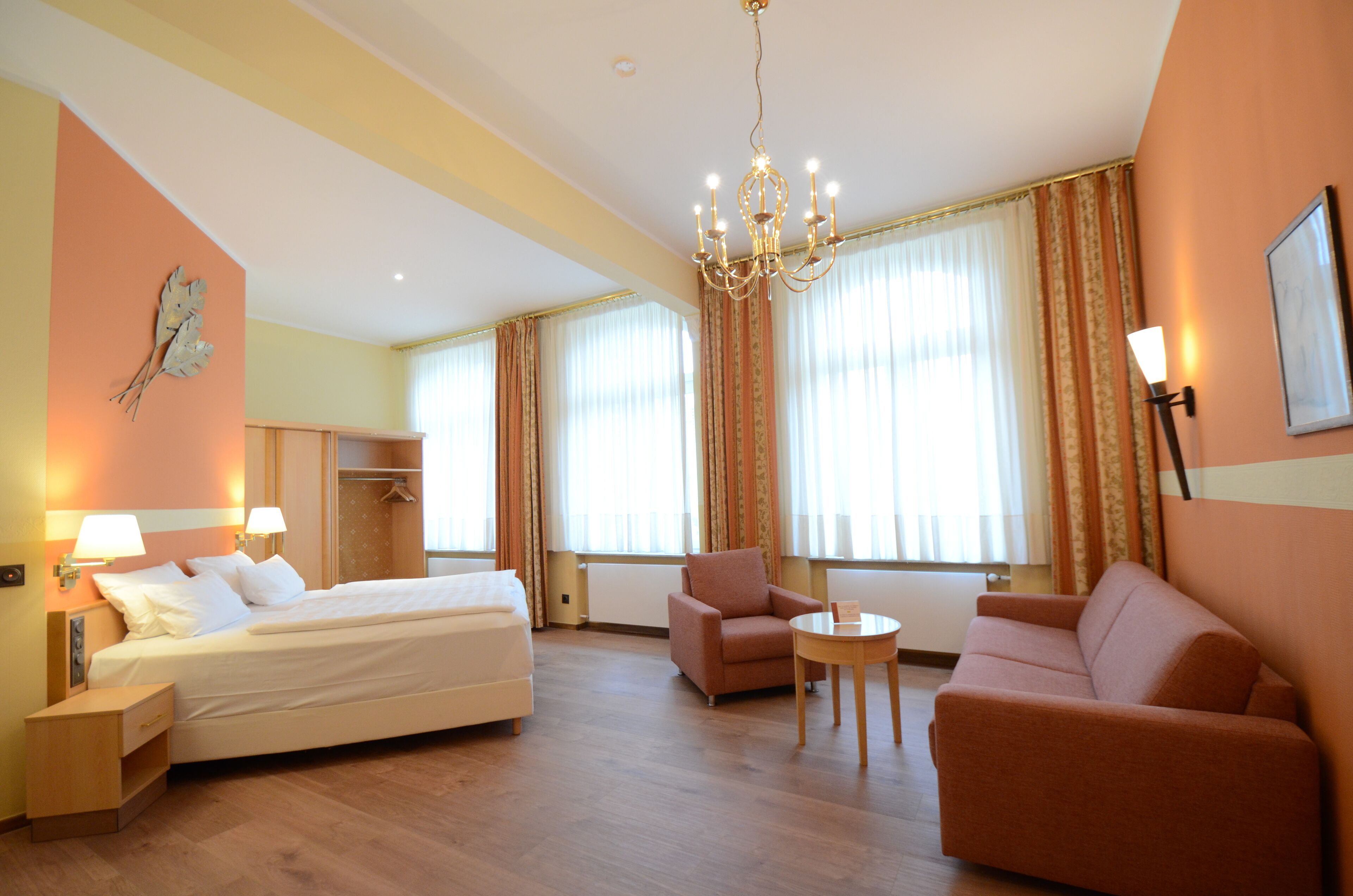 junior room, 1 bedroom | 1 bedroom, in-room safe, desk, soundproofing