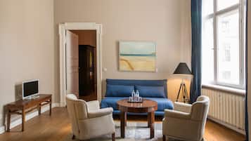 Suite | Living area | Flat-screen TV