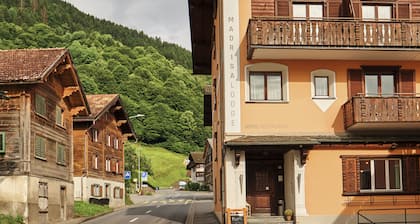 Madrisa Lodge