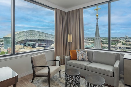 Suite, 1 King Bed with Sofa bed, Corner | 1 bedroom, premium bedding, pillowtop beds, in-room safe