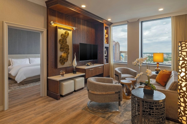 Suite, 1 Schlafzimmer | Hochwertige Bettwaren, Pillowtop-Betten, Zimmersafe, Schreibtisch