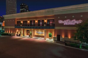 2 restaurants, breakfast served - The Westin Houston Downtown (Houston)