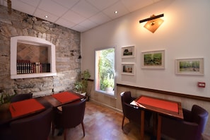 Restaurant - Les Jardins De La Glaciere (Corte)
