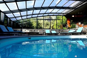 Indoor pool, seasonal outdoor pool, sun loungers - Les Jardins De La Glaciere (Corte)