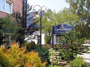 Exterior detail - Hotel Zwanenburg (Zwanenburg)