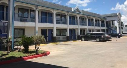 Americas Best Value Inn & Suites-Rosenberg/Houston