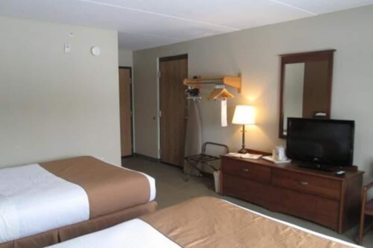 In-room safe, desk, blackout drapes, iron/ironing board