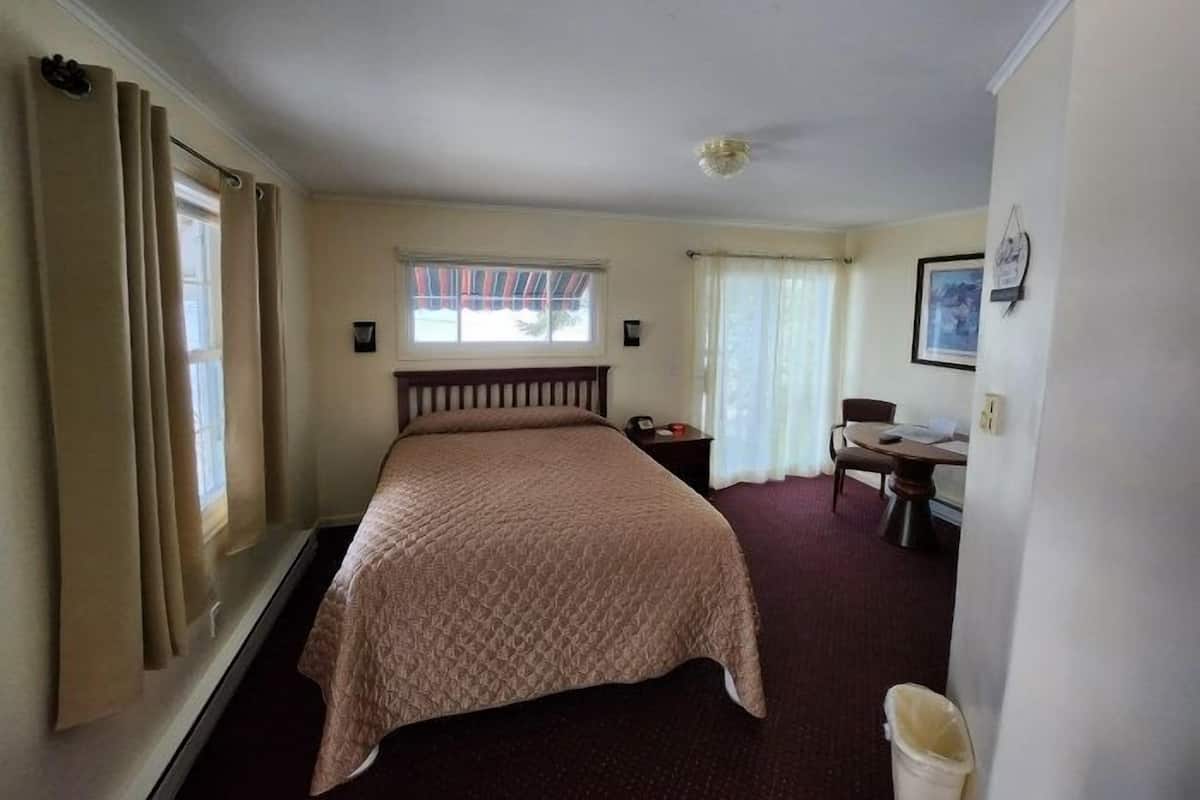 1 chambre, accès au Wi-Fi (inclus), literie fournie