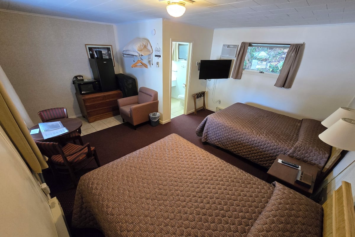 Deluxe Room, 2 Queen Beds | Free WiFi, bed sheets