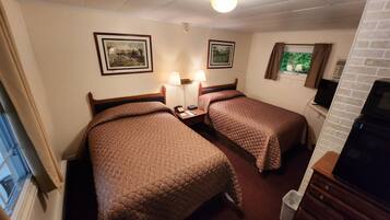 Standard Room, 2 Double Beds | Free WiFi, bed sheets