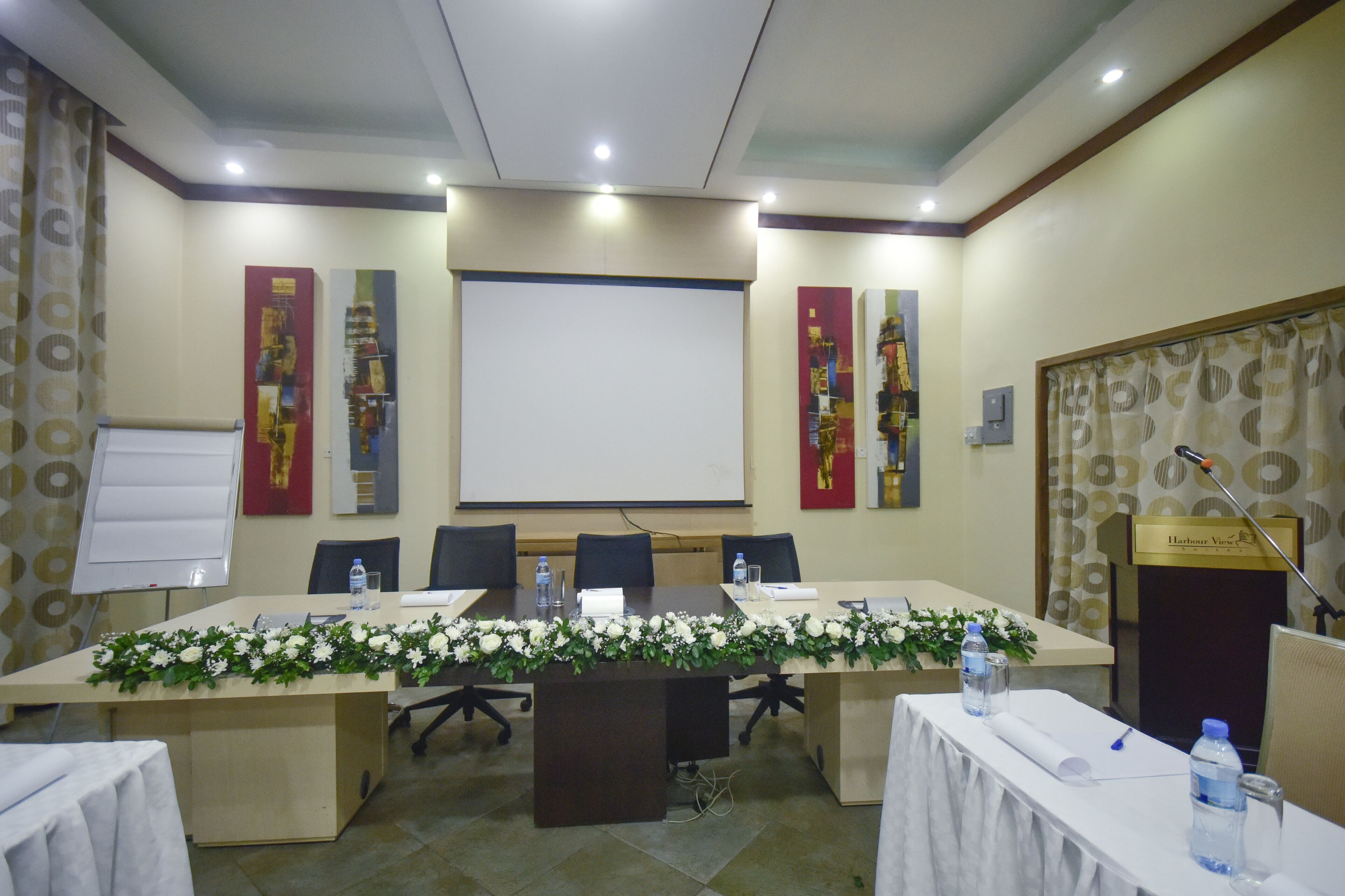 Photo - Harbour View Suites