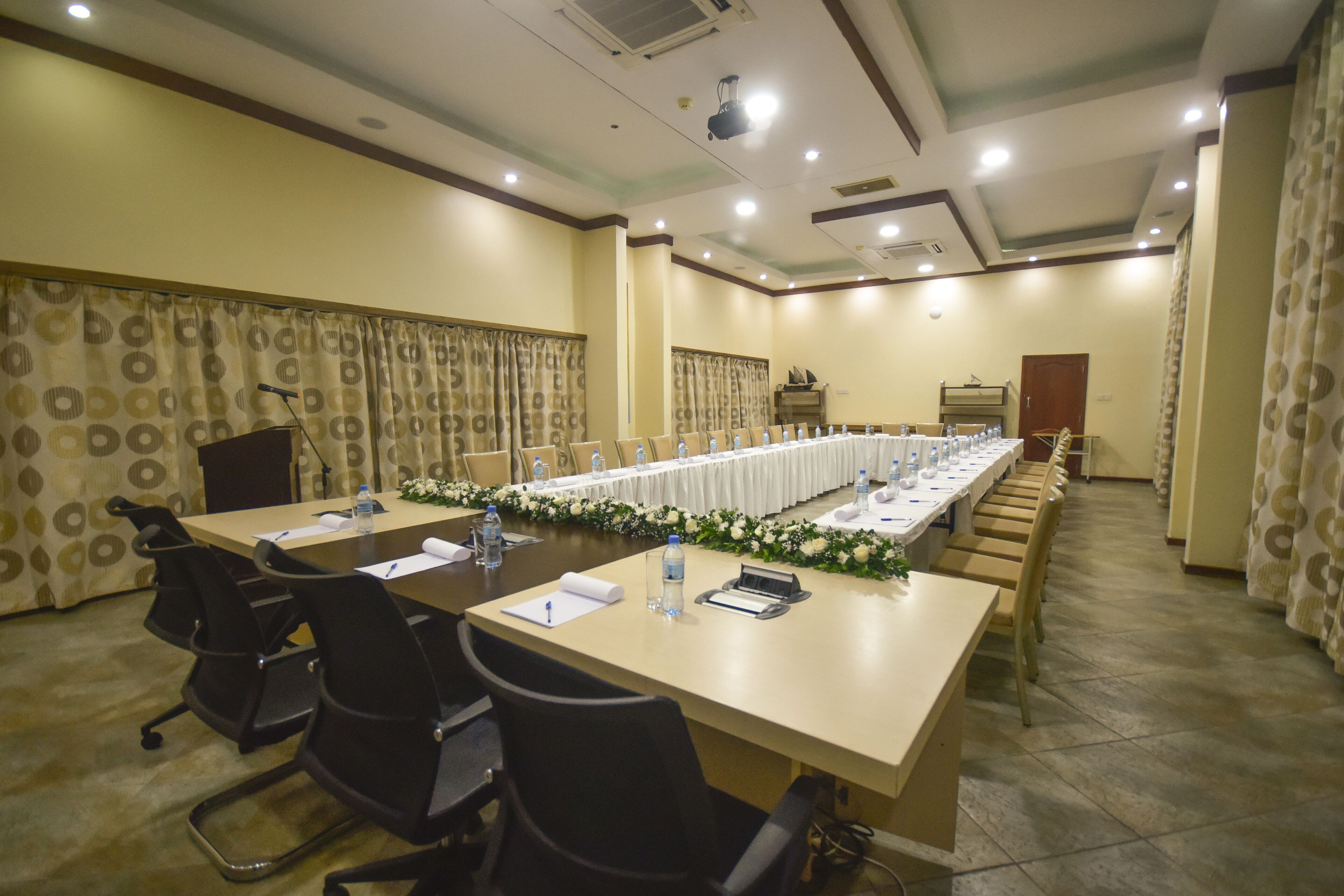 Photo - Harbour View Suites