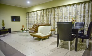 Family Suite, 2 Bedrooms | Living area