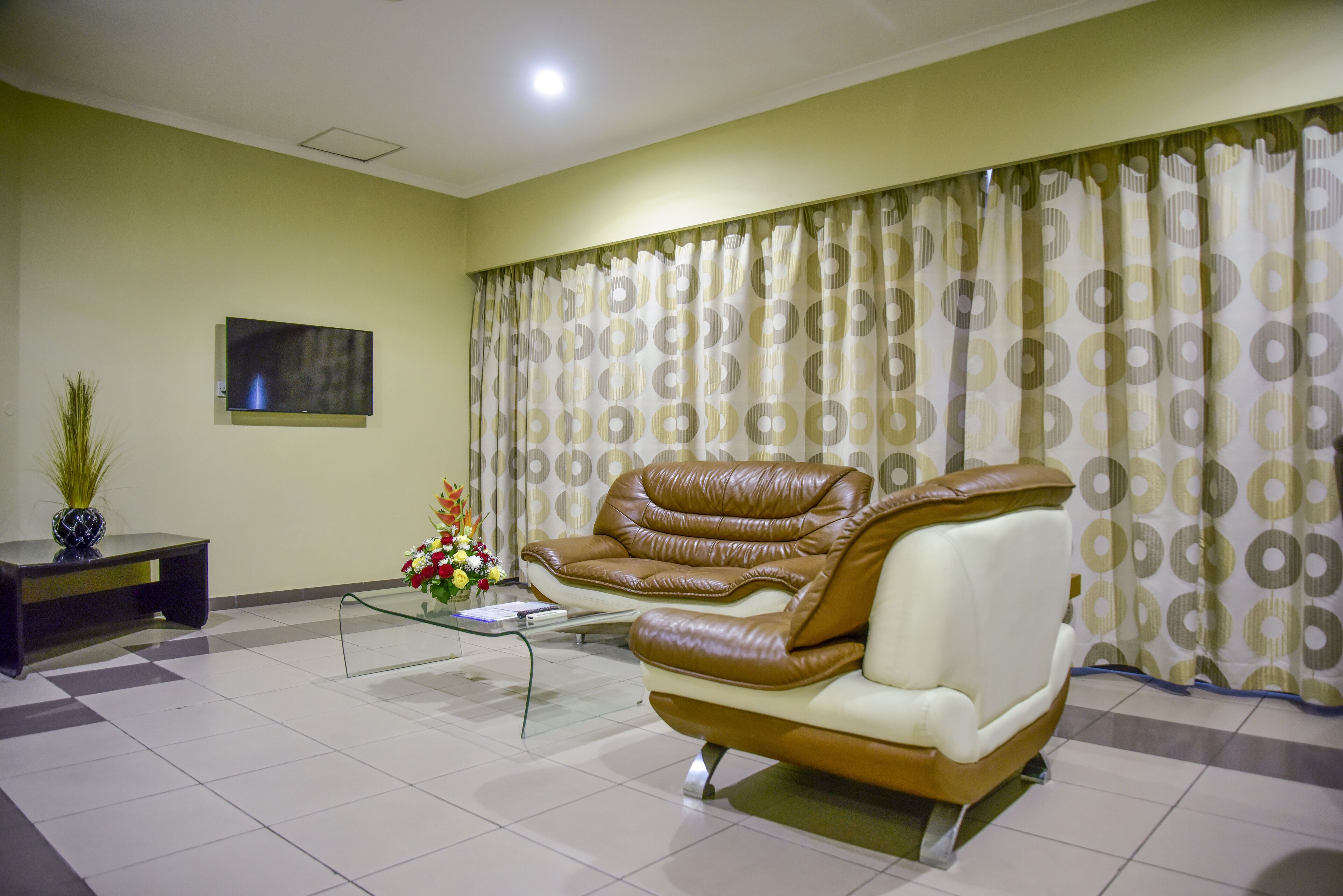 Photo - Harbour View Suites