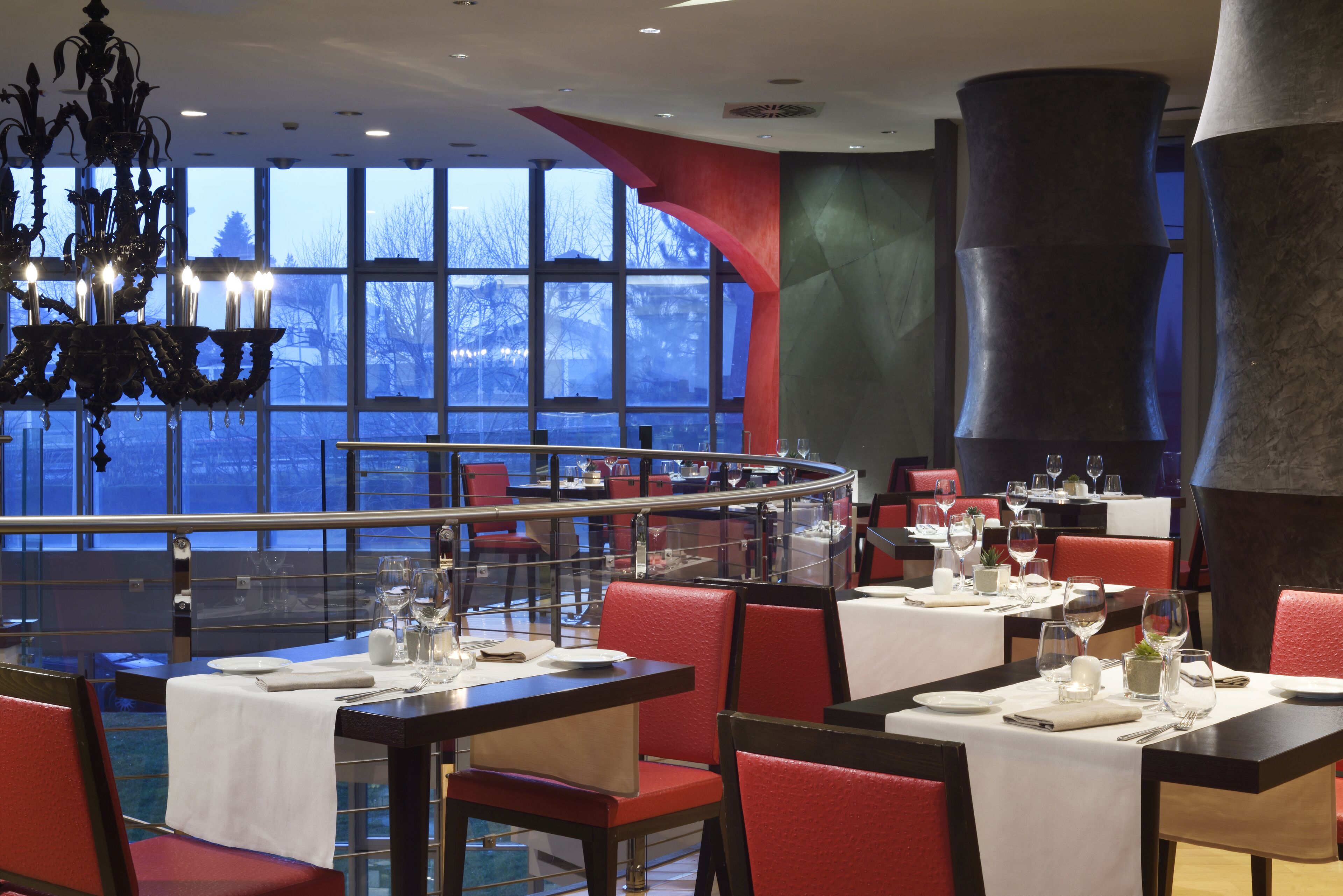 breakfast, lunch, dinner served; local and international cuisine