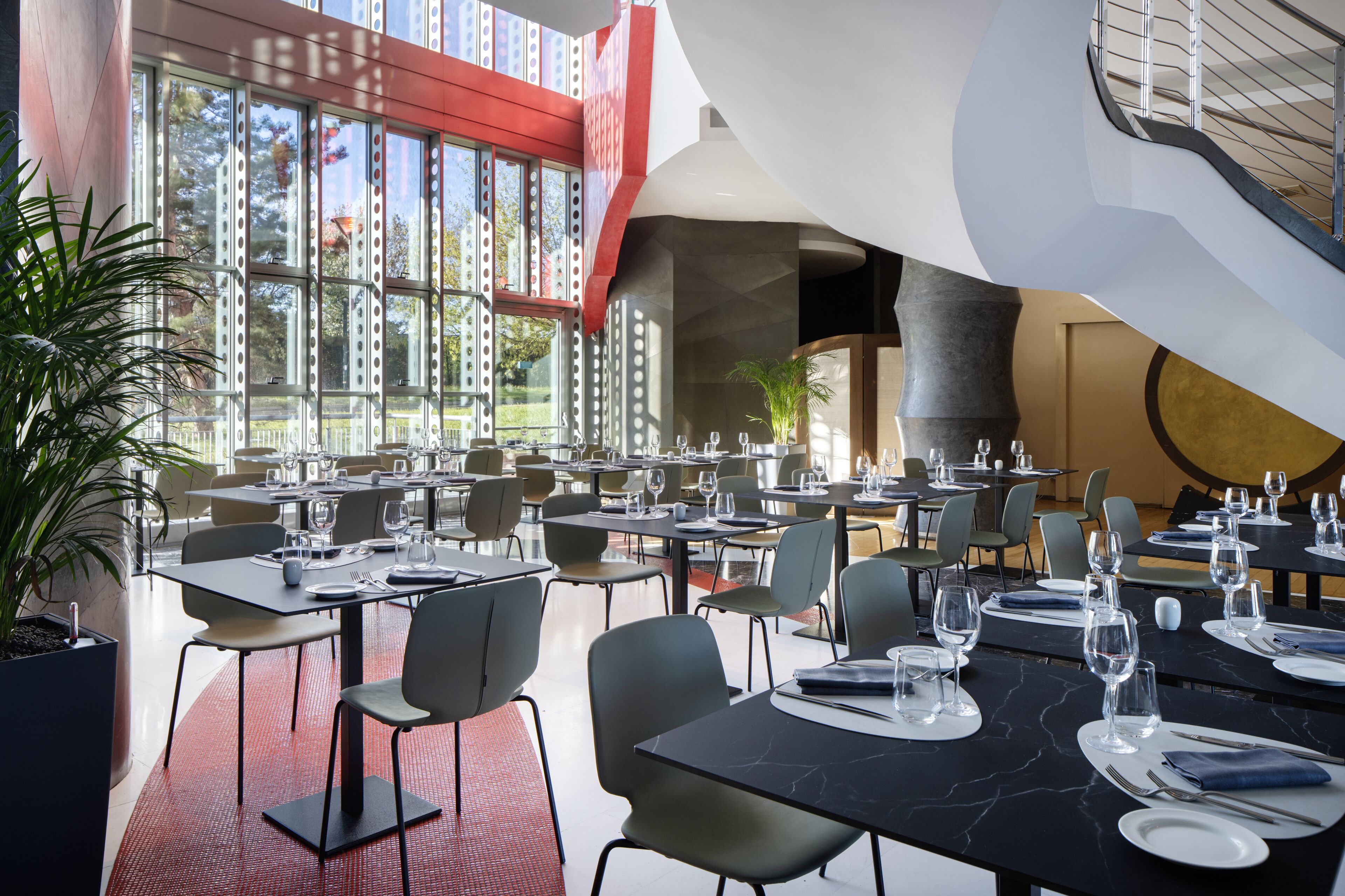 breakfast, lunch, dinner served; local and international cuisine