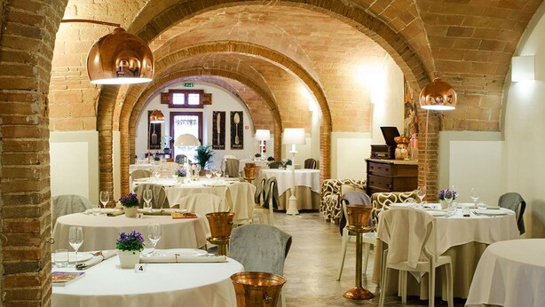 Breakfast and dinner served - Hotel Villa Maya (Cascina)
