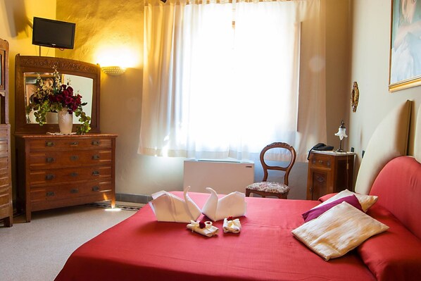 Room - Hotel Villa Maya (Cascina)