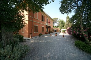 Exterior - Hotel Villa Maya (Cascina)